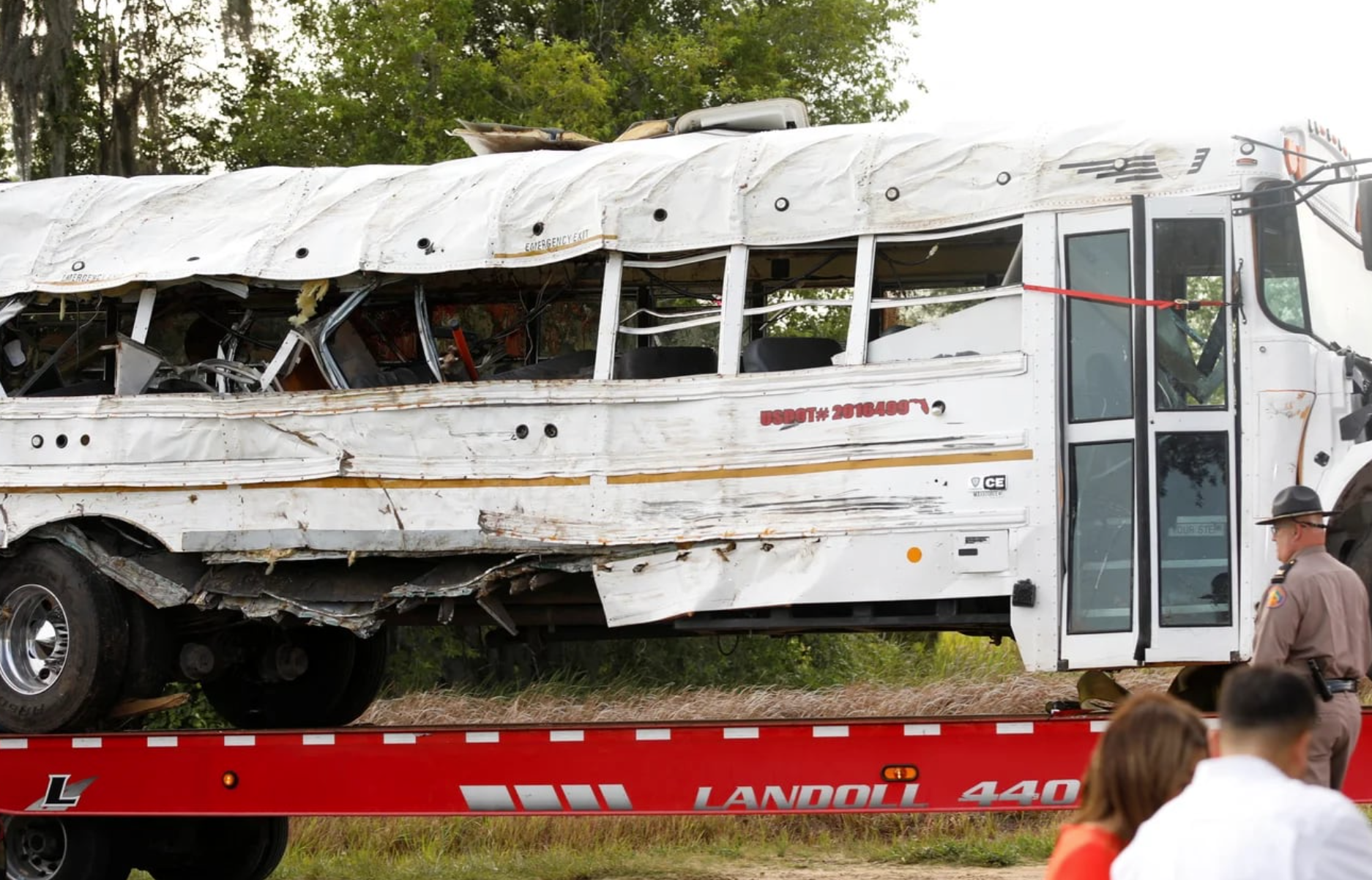 López Obrador confirma que hay ocho mexicanos muertos tras choque de autobús en Florida